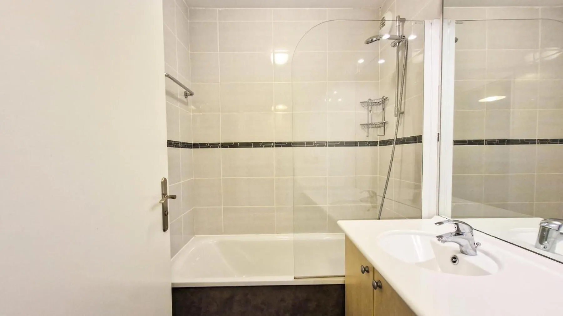 Residence Les Pleiades - Appartement Renove - Centre Station - Balcon - Parking Couvert Mae-8234 Magland France