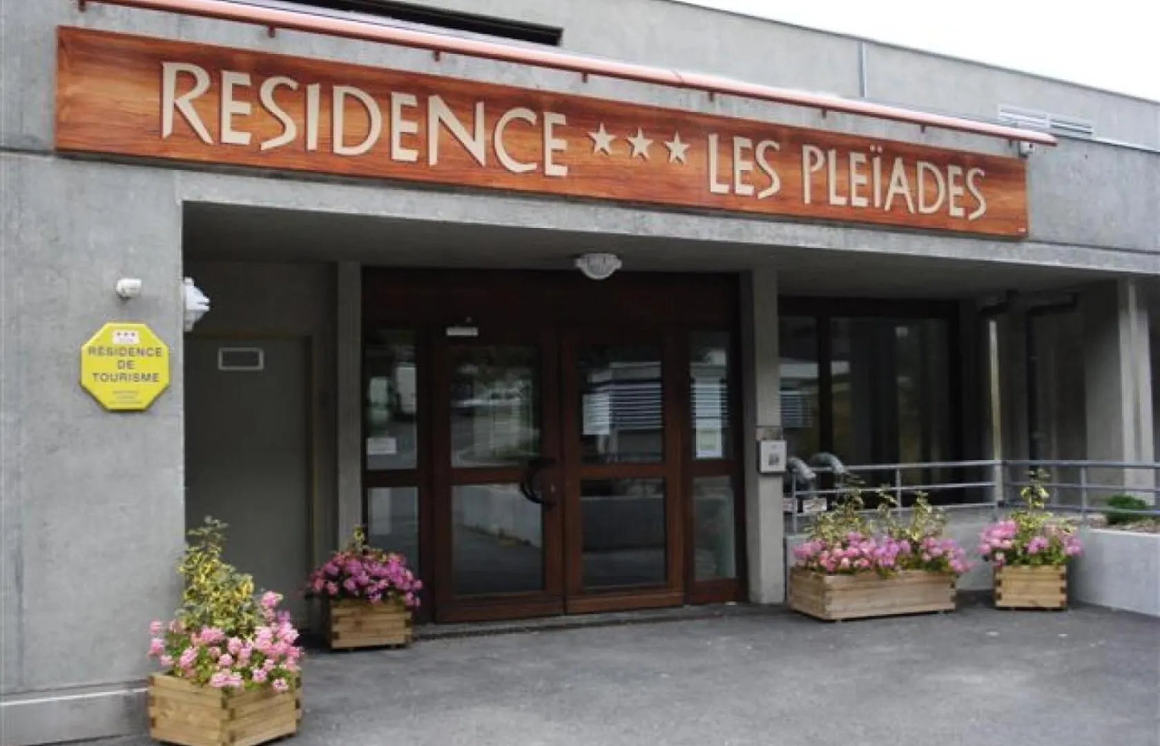Residence Les Pleiades - Appartement Renove - Centre Station - Balcon - Parking Couvert Mae-8234 Magland